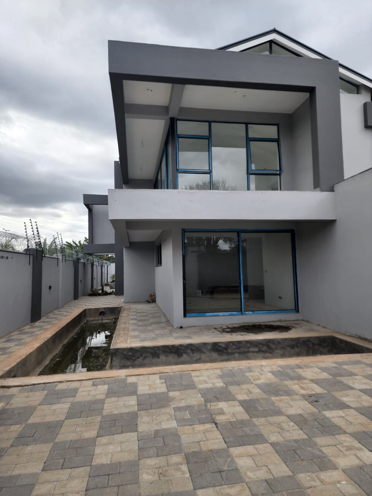 Side elevation installation view